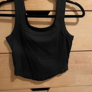 Black ribbed thank top, cropped